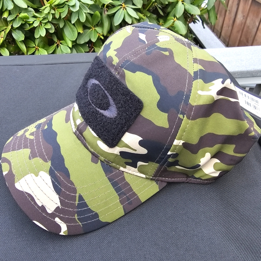 Oakley Fitted Hat Size S/M